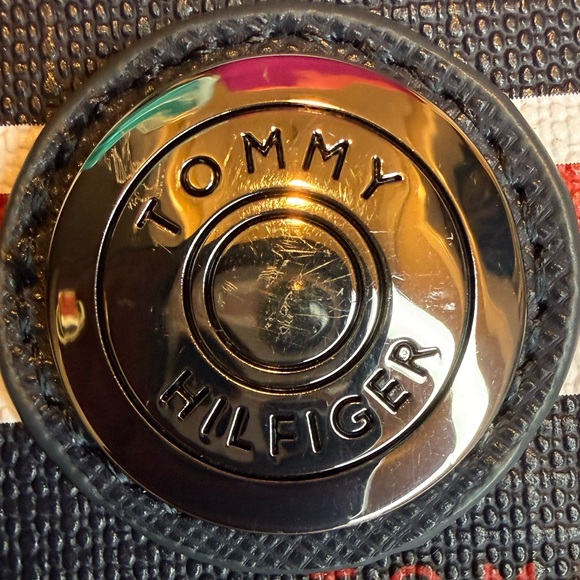 TOMMY HILFIGER WOMEN’S LARGE STRIPE ZIP WALLET - Picture 14 of 16